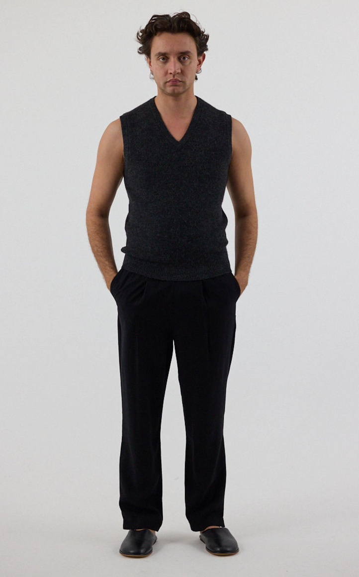 V NECK SWEATER VEST