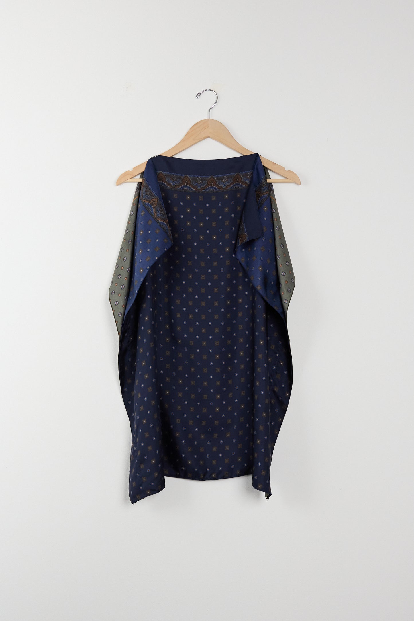 SCARF PRINT TOP